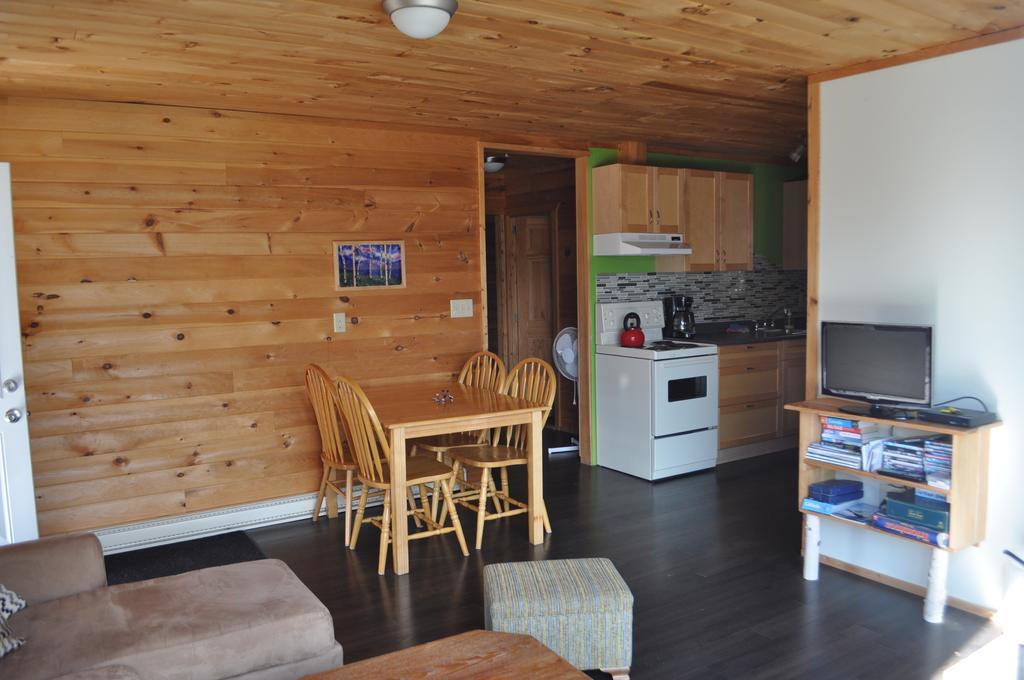 The Sleeping Moose Cottage Birch Plain Екстериор снимка