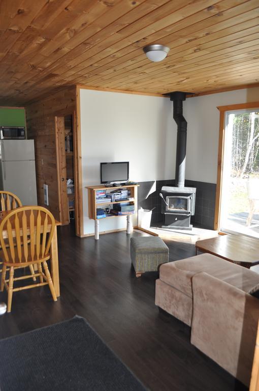 The Sleeping Moose Cottage Birch Plain Екстериор снимка